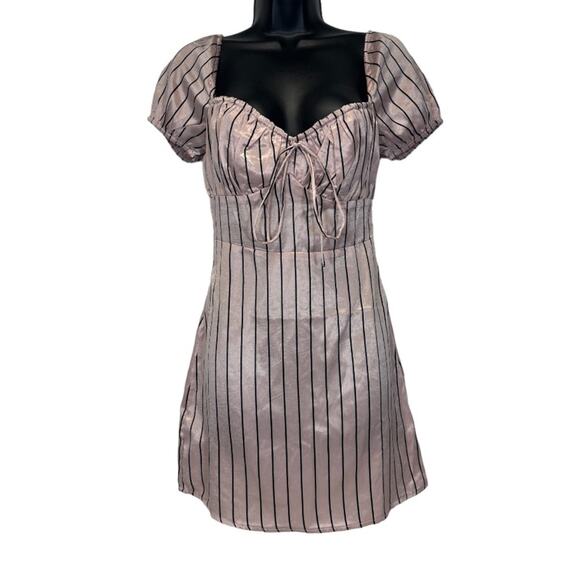 Urban Outfitters Lioness On The Line Off-The-Shoulder Mini Dress‎ Size XS - Picture 3 of 11